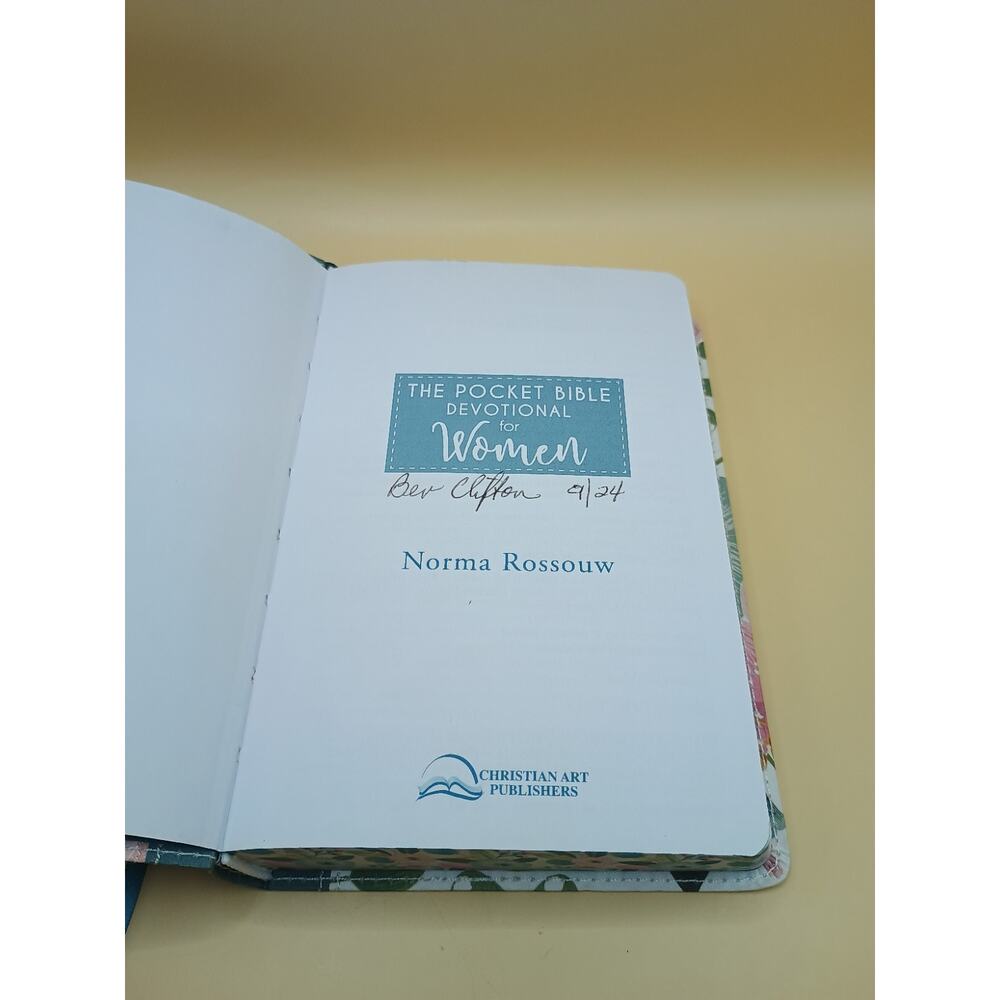 The Pocket Bible Devotional For Women - 366 Daily Devotional Read - Picture 8 of 9